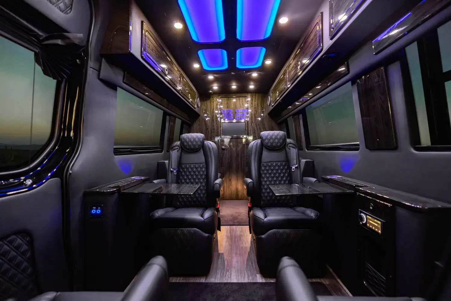 OGV Luxury Coach V-Cruise executive Sprinter interior, black edition